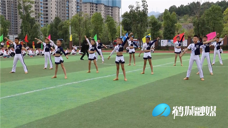 碧桂园小学：趣味体育文化节.mp4_20211013_172433.597.jpg
