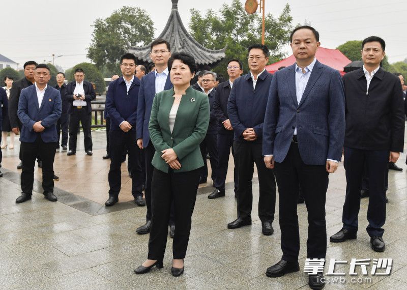 吴桂英率观摩团走进浏阳市镇头镇。长沙晚报全媒体记者 余劭劼 摄