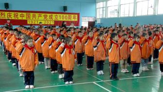 县一完小248名学生加入中国少年先锋队
