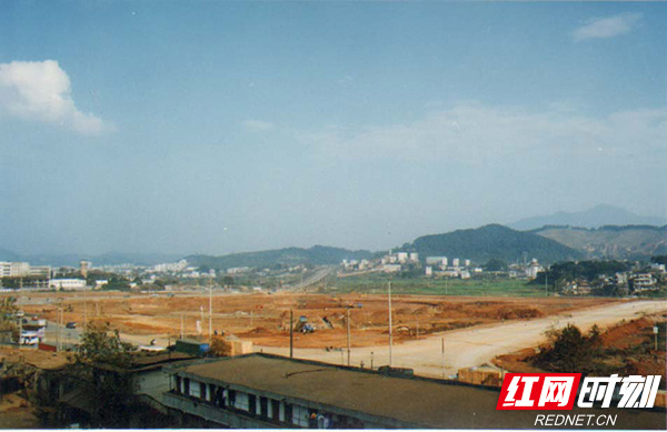 五岭广场1997.jpg