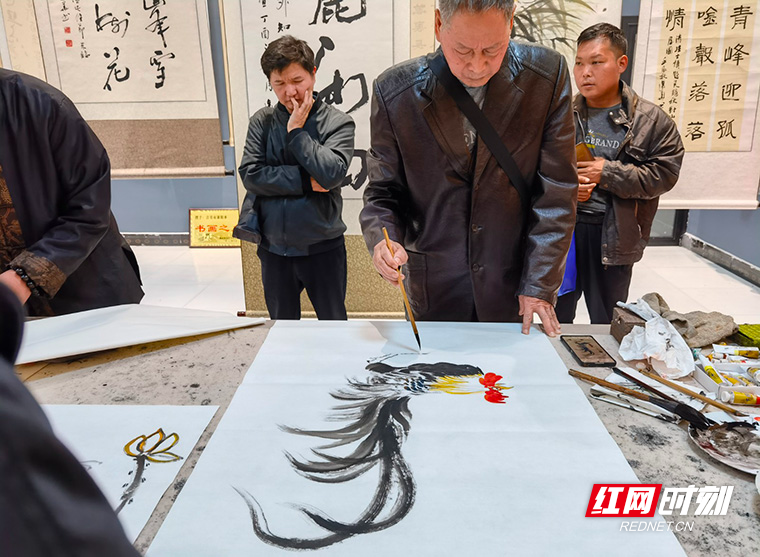书画之中显艺术 谈笑之间是幸福5.jpg