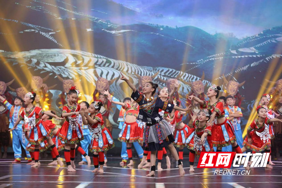 长沙高新区金桥小学“金”灵舞蹈校队赴京参加活动