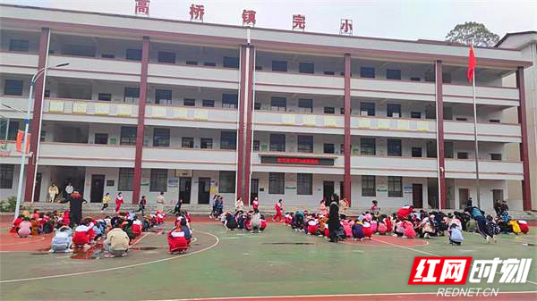 防震演练.jpg
