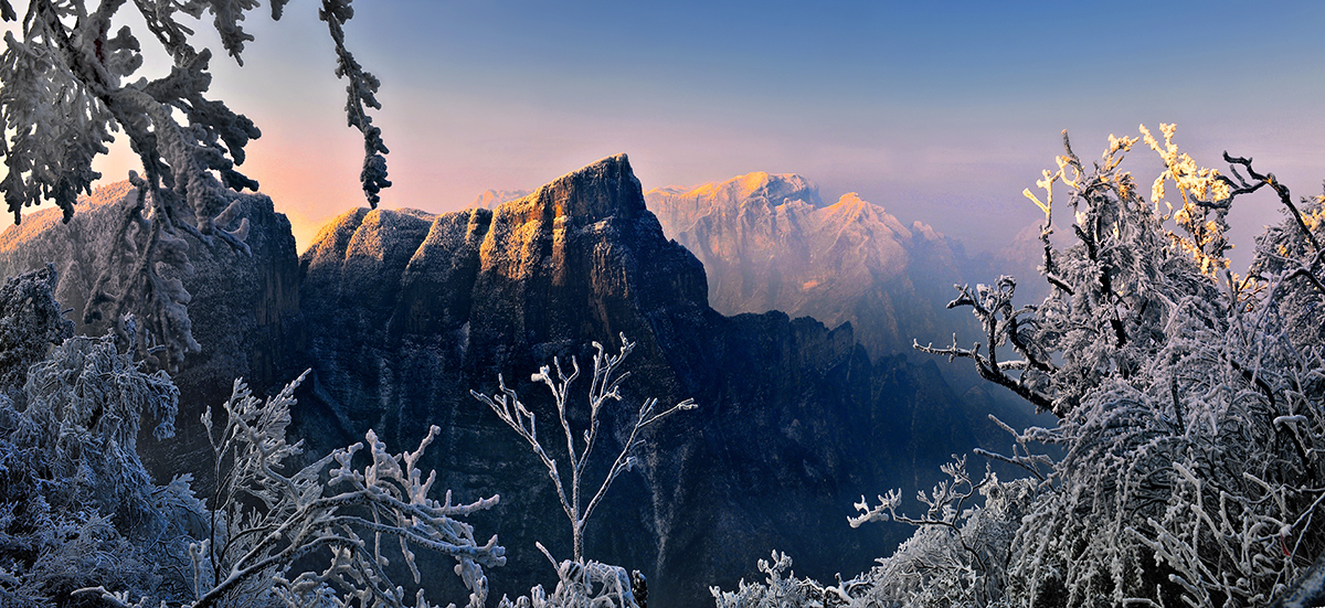 雪封天门山.jpg 雪封天门山.jpg