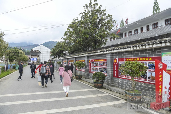 600-“省级美丽乡村示范村”茶陵县湾里村。（本报记者 方阳 摄）