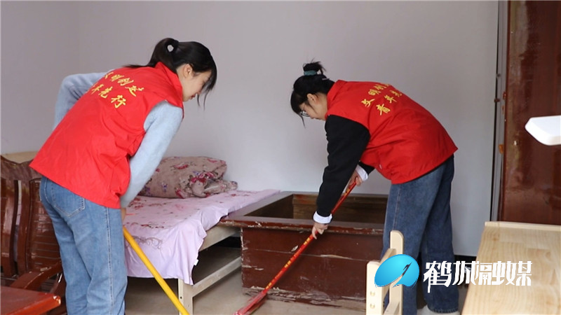 毛克文 黄金坳团员.mp4_20211103_173354.727_副本.jpg