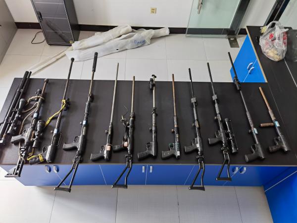 查获的部分枪支