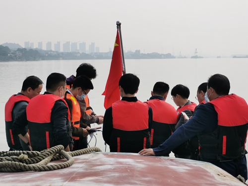 民革湖南省委会水环境安全专题民主监督调研开展长沙湘江航电枢纽库区1.jpg