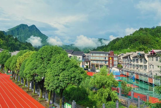 张家界市武陵源区天子山小学.jpg