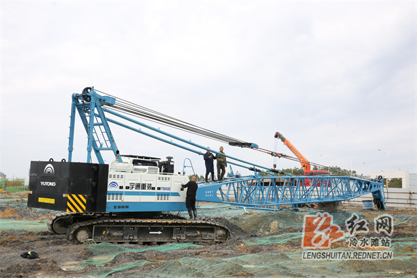 首衡城:抓晴好天气抢工期 最大“菜篮子”工程稳步推进2.jpg 首衡城:抓晴好天气抢工期 最大“菜篮子”工程稳步推进2.jpg