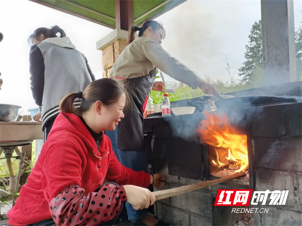 图四我要把火烧的旺旺的.jpg