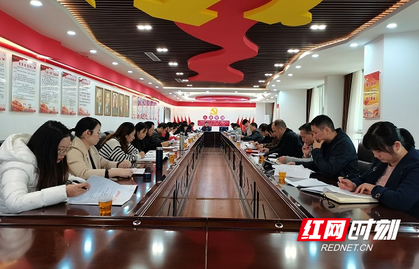 召开业务讲评及年终冲刺动员会 (2) - 副本.jpg