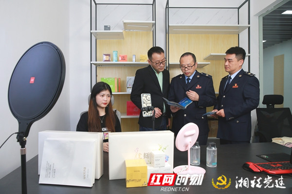 91755b68eb1b4bdf88a32179b57e344e_副本.jpg