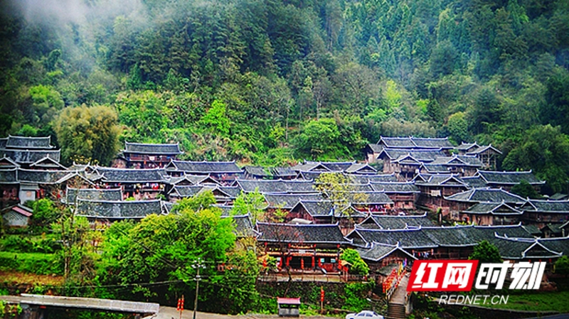 文明花开满芬芳——沅陵县明溪口镇创建全国文明村镇工作纪实