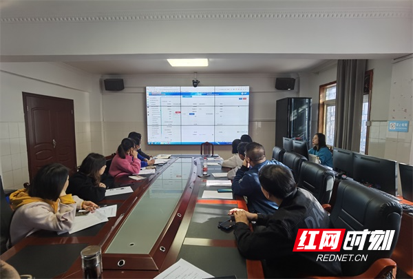 图一燕泉街道举办物业监管平台操作业务知识培训.jpg