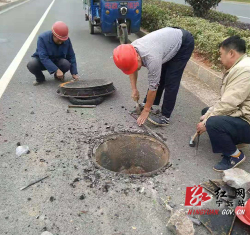 【我为群众办实事】宁远：守护“小井盖  做实“大民生”01_副本500.jpg