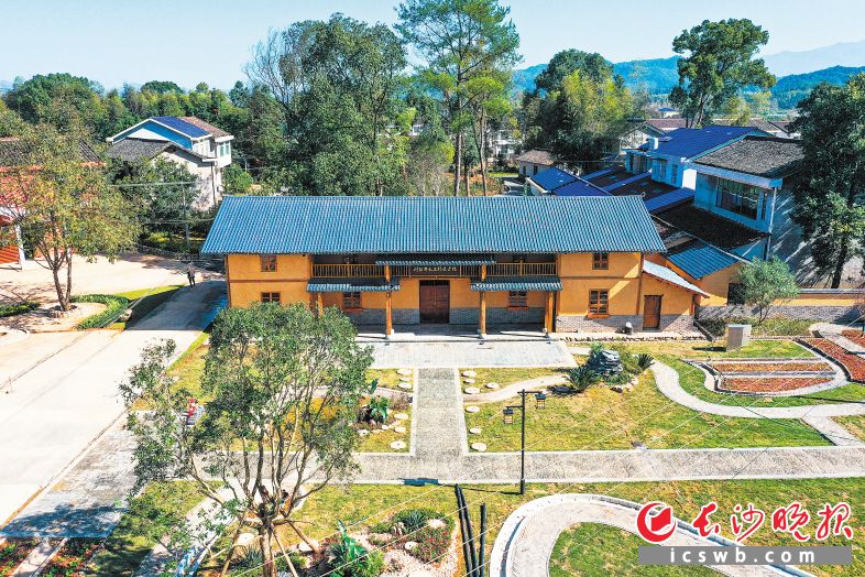 　　达浒镇书香村利用闲置民房建成了水文化展示馆。长沙晚报全媒体记者 颜开云 摄