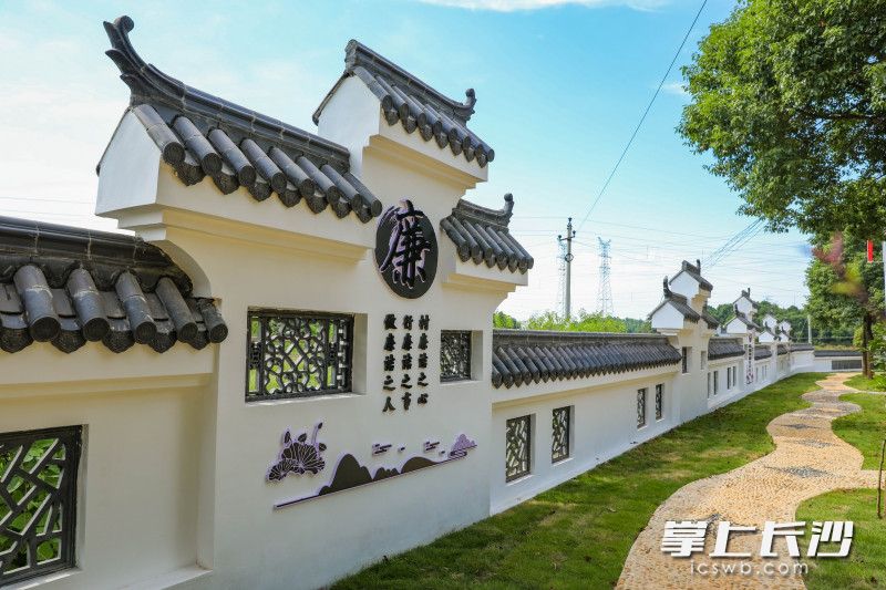 望城区白箬铺社区美丽屋场建设。望城区纪委供图。