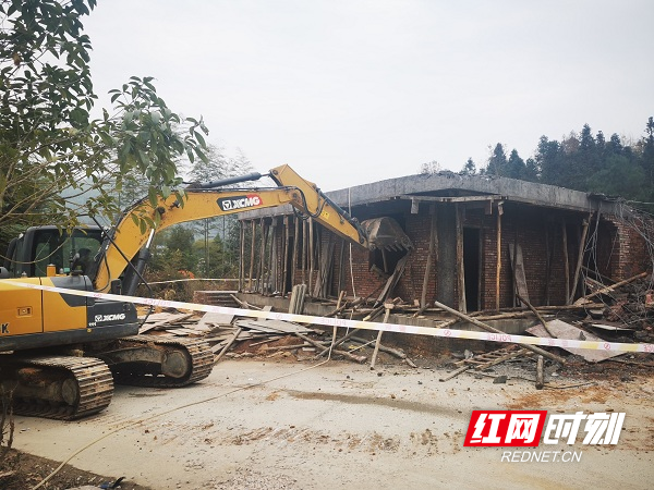 邵阳绥宁：关峡苗族乡依法拆除一处违法建筑_邵商网