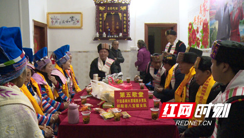 (宁远“盘王节”系列活动之二)宁远:“坐歌堂”以歌会友 以歌传情_副本500.jpg (宁远“盘王节”系列活动之二)宁远:“坐歌堂”以歌会友 以歌传情_副本500.jpg