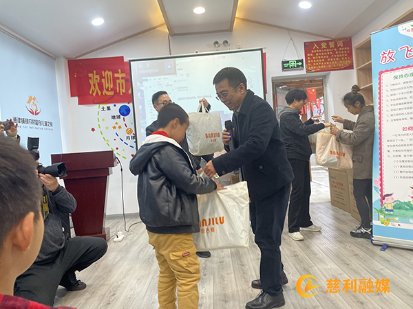 发物资.jpg