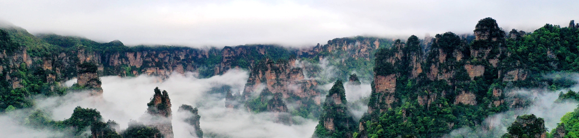 向往的张吉怀丨张家界：峰林绝景之外，民俗演艺与民宿旅游放异彩