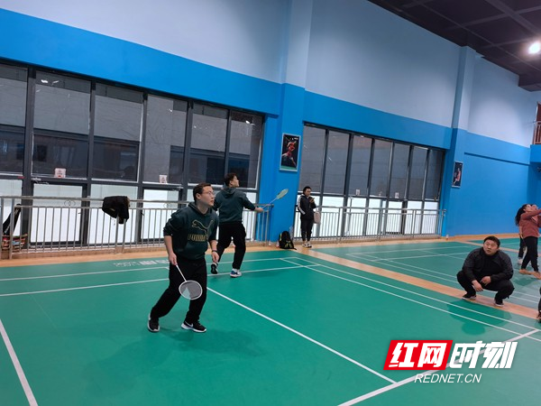 8、羽毛球比赛现场 (1).jpg