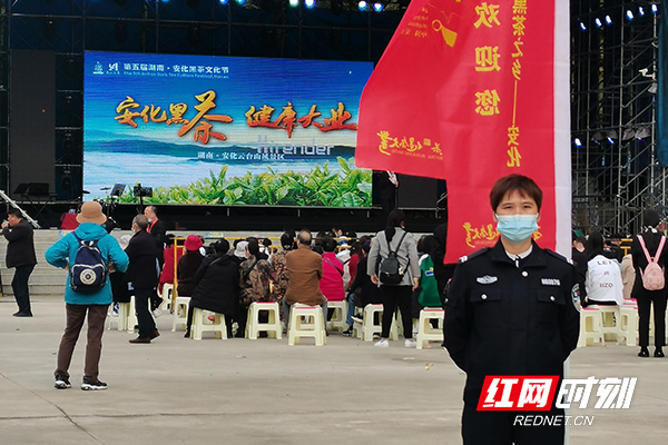 在景区举办的各大活动现场，处处可见民辅警身影。.jpg