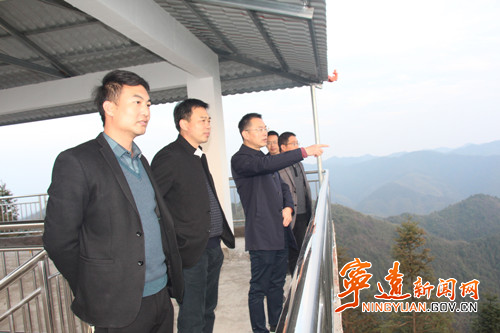 宁远：胡红灯在中和镇开展巡林工作_副本500.jpg