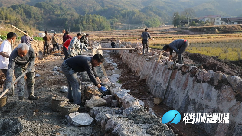 怀化市鹤城区：推进冬季高标准农田建设 下好粮食安全“先手棋”（半成品）.mp4_20211224_165115.497.jpg