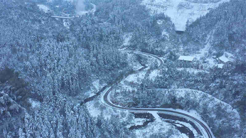 水垅村雪景(片尾）.mp4_20211228_161327.413.jpg