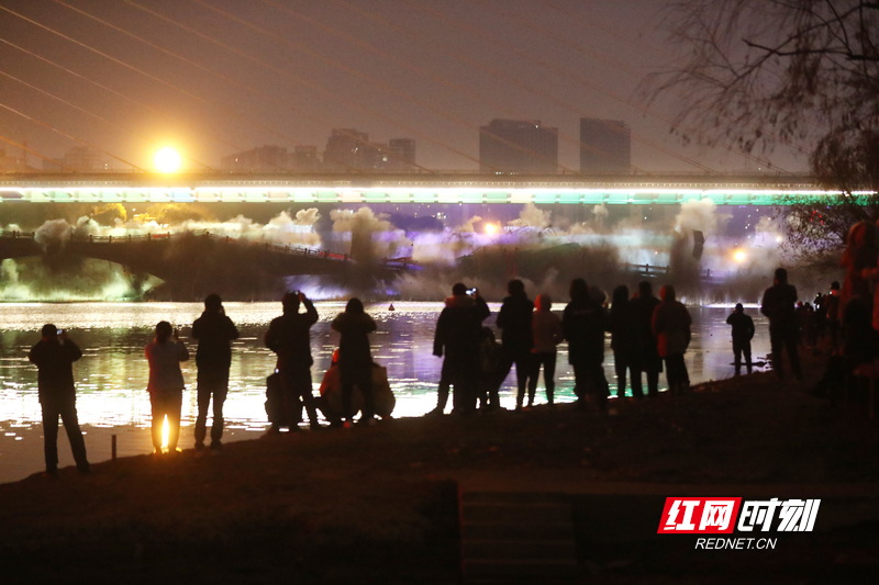 2021年1月10日51岁长沙洪山庙老桥退出历史舞台.jpg