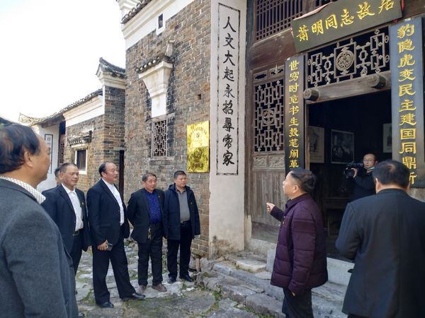 讲解肖明故事3.jpg
