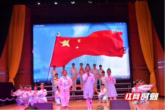 以青春之名 向祖国表白——新邵县举办“庆元旦·迎新年”吟诵精美诗文活动(1)(1)87.png