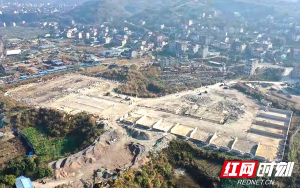 中铁四局在张吉怀铁路项目完工后拆除的厂房、办公房和生活区_副本.jpg