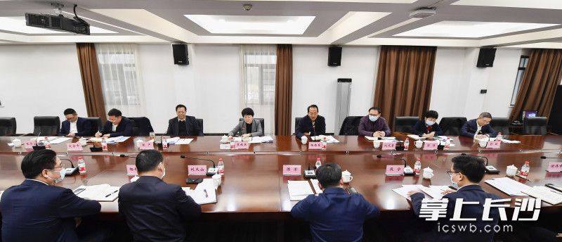 1月14日下午，省委常委、市委书记吴桂英，省委常委、省委宣传部部长杨浩东调研马栏山视频文创产业园并召开座谈会。均为长沙晚报全媒体记者 余劭劼 摄