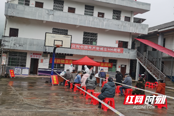 双牌县泷泊镇分点分批开展全员核酸检测演练1.jpg