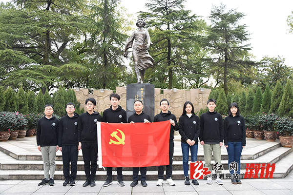支部队员参观向警予通知纪念馆.jpg