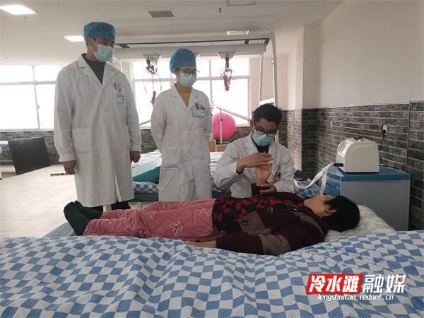 冷水滩:中医药服务基层全覆盖 让老百姓在家门口享受优质中医药服务1.jpg 冷水滩:中医药服务基层全覆盖 让老百姓在家门口享受优质中医药服务1.jpg