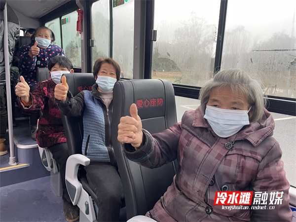 永州冷水滩：新增5条城乡公交线路 村民出行“说走就走”4.jpg