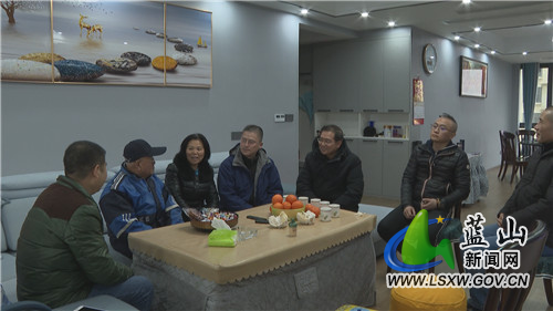 市侨联走访慰问1.jpg