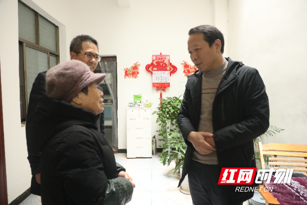 江华：段贵建带队开展春节送温暖活动1.jpg