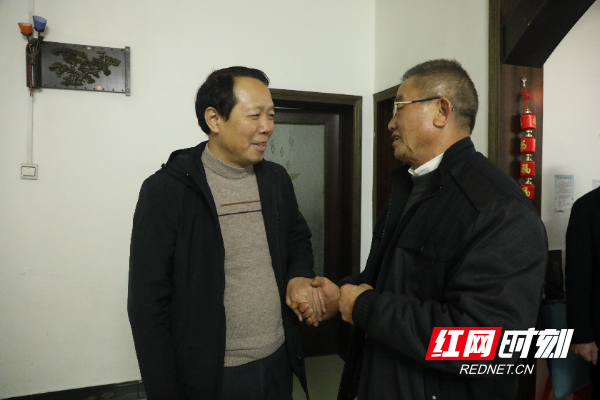 江华：段贵建带队开展春节送温暖活动2.jpg