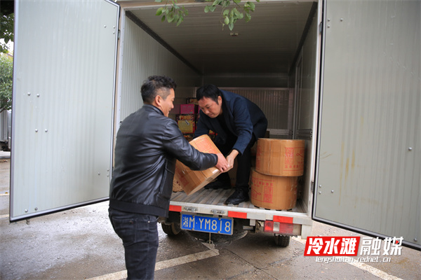 冷水滩：多部门联合开展烟花爆竹安全检查 护卫春节安全3.jpg
