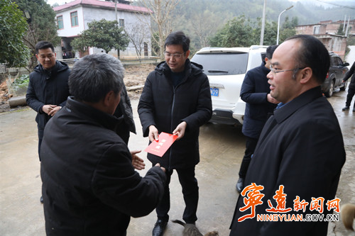 宁远：陈李勇在中和镇开展安全生产检查、巡河和春节走访慰问活动2_副本500.jpg