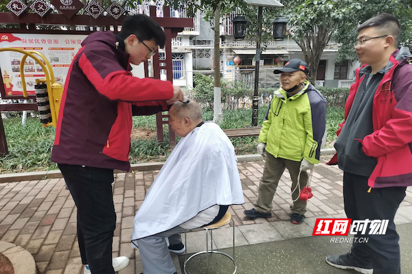 马王堆 剪头发.jpg