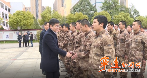 宁远县“四大家”走访慰问驻宁官兵和消防指站员_副本500.jpg