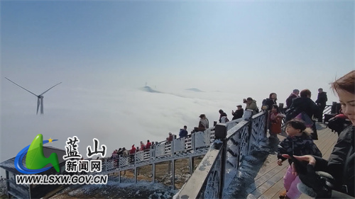 云冰山：昔日荒凉坡 今日网红地1.jpg