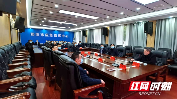 严华看望慰问坚守一线的干部群众 向邵阳市人民致以节日的问候和新春的祝福(图3)