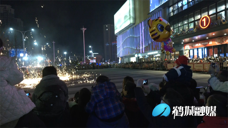 鹤城区 打铁花（半成品）.mp4_20220207_160015.421.jpg